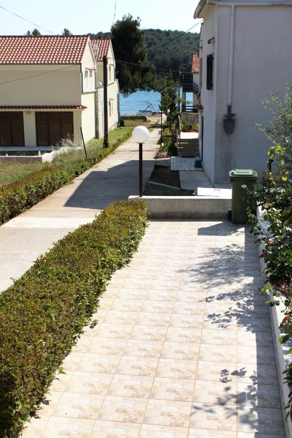 Apartments By The Sea Brgulje, Molat - 6241 Экстерьер фото